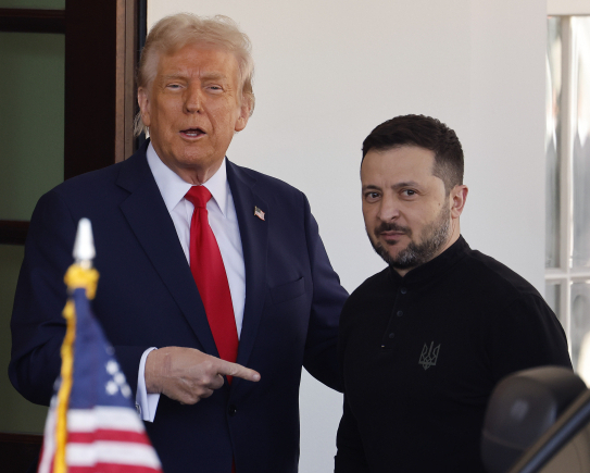 Zelensky and Trump fight against Putin