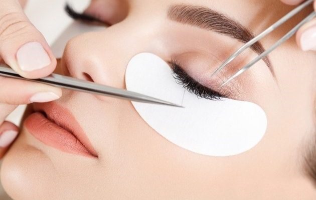 Lashmaker – Wer ist das, wie viel verdient er, Vor- und Nachteile des Berufs