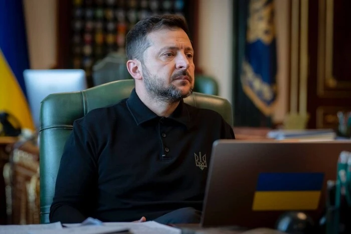 Зеленский слушает доклады руководителей СЗР и СБУ