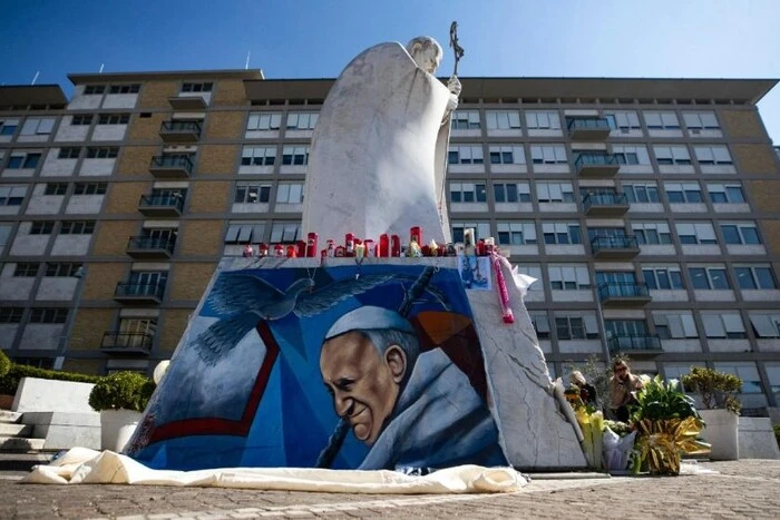 Pope Francis in the hospital in Ukraine