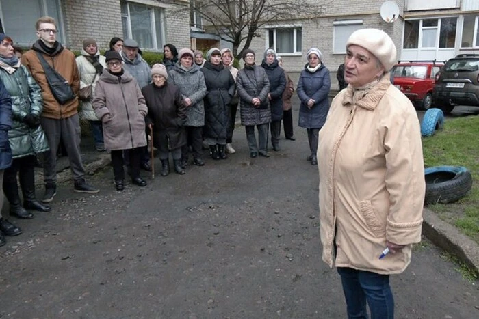 W Łucku ludzie protestują przeciwko zmianie nazwy ulicy na cześć zmarłego bohatera Ukrainy