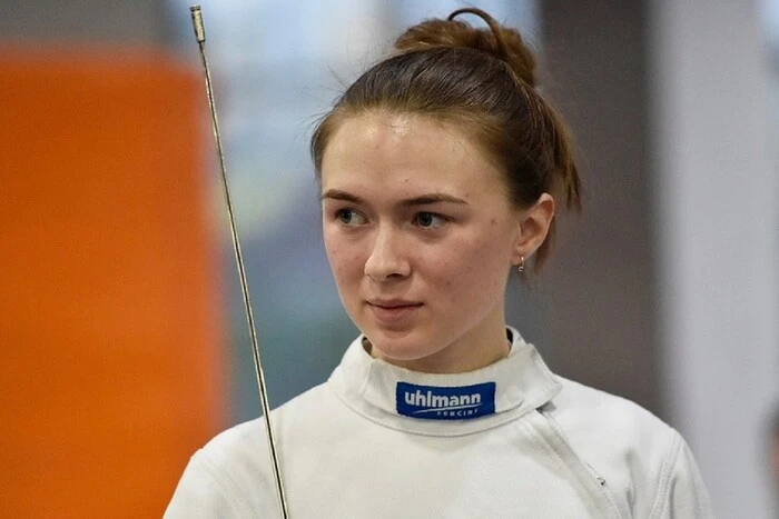 17-jährige Fechterin Maksymenko hat ihre erste Goldmedaille beim Grand Prix gewonnen