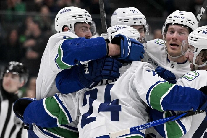 Erstmals in der Geschichte der NHL gewann ein Team, das einen Rückstand von drei Toren in der letzten Minute des Spiels aufgeholt hat