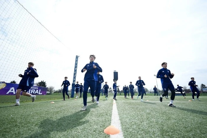 Ukraine's youth national team prepares for the match