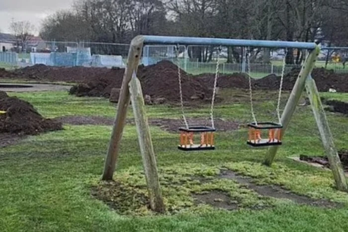 In Großbritannien wurden fast 200 Bomben unter einem Kinderspielplatz gefunden