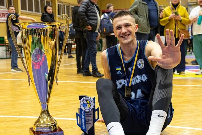 Der Basketballspieler Konev, der zum Spiel der ukrainischen Nationalmannschaft fahren wollte, wurde aus dem Zug genommen und zum TCK gebracht