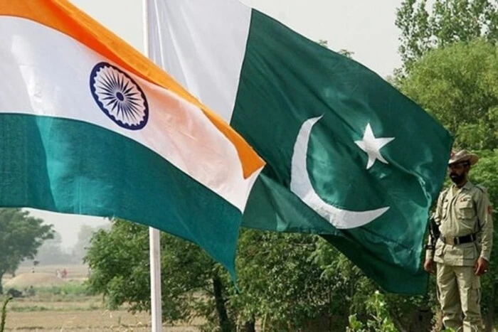 Indian forces prepare for an attack