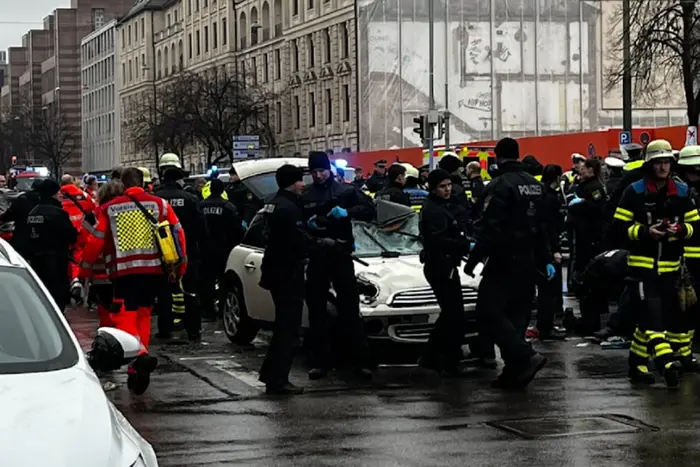 W Monachium samochód wjechał w tłum: jest wielu rannych (zdjęcie)