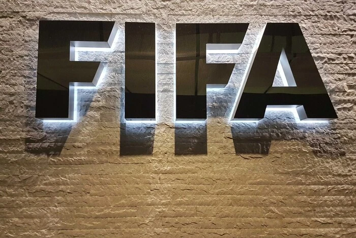 In den USA wurde ein FIFA-Mitarbeiter festgenommen, der verdächtigt wird, Sex mit einem 14-jährigen Jungen gehabt zu haben