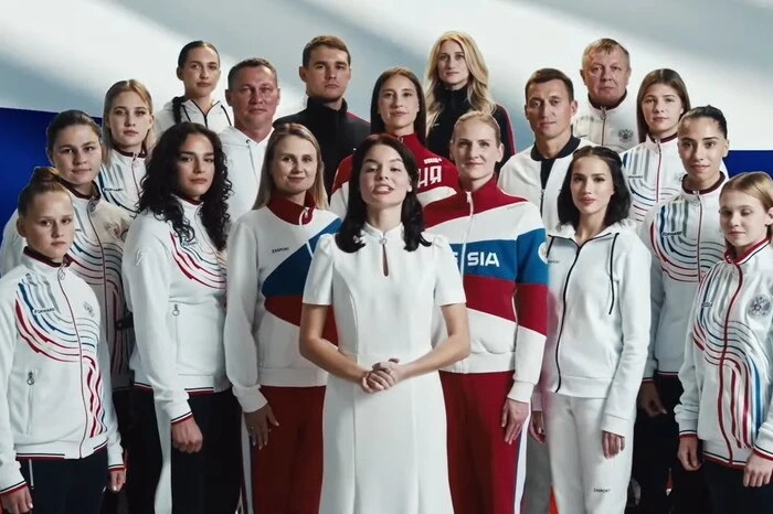 Rosyjski pływak, który wystąpił w propagandowym wideo, otrzymał status neutralny