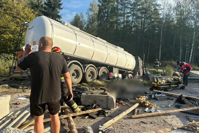 Tanker truck in Rivne region collided with checkpoint