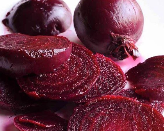 Cooking beetroot in a microwave in minutes