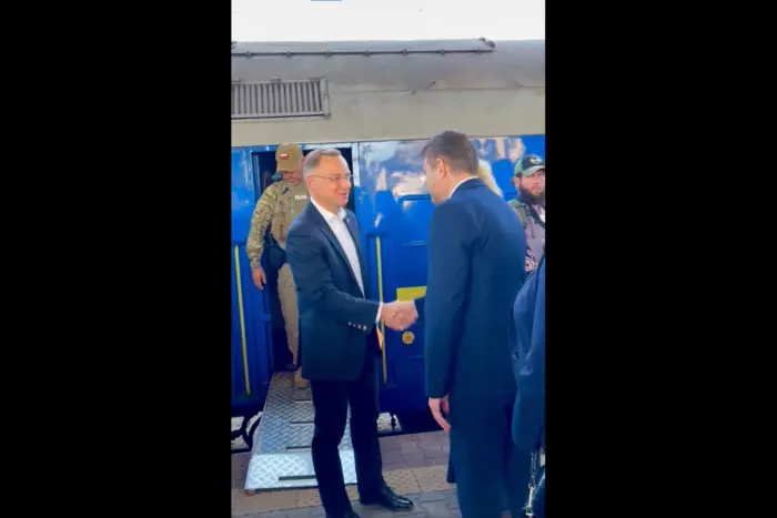 Duda besucht Kiew am Unabhängigkeitstag der Ukraine (Video)