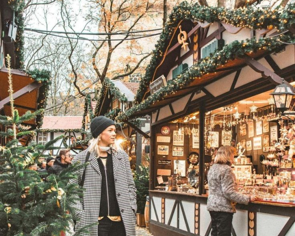 Weihnachtstraditionen in der Welt: Wer brachte als Erster den Weihnachtsbaum ins Haus und entwickelte Adventskalender