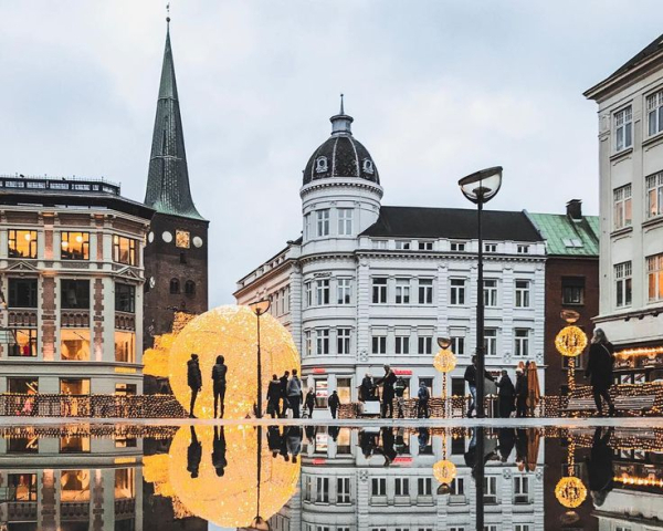 Ohne Menschenmengen von Touristen, aber mit seinem eigenen Reiz: Welche Stadt die glücklichste der Welt wurde