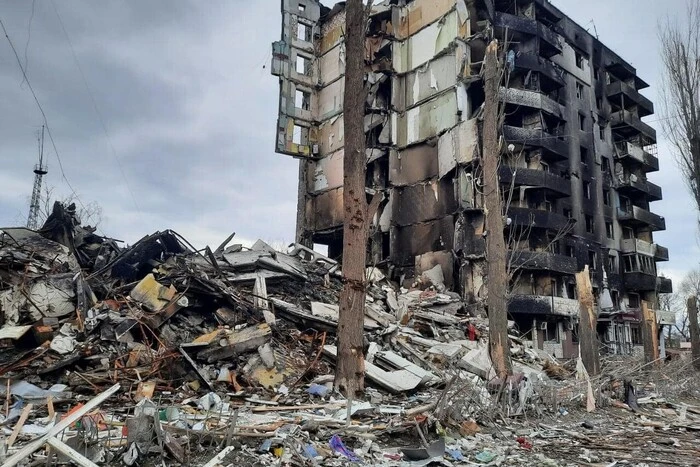 Under the ruins of the cities in Luhansk lie the bodies of civilians