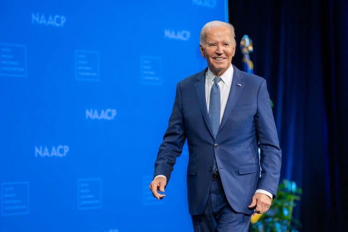 Z polityki – do artysty? Biden podpisał kontrakt z agencją talentów