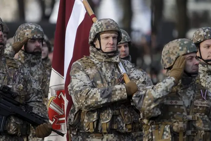 Підготовка до війни: юнаки збираються в армію