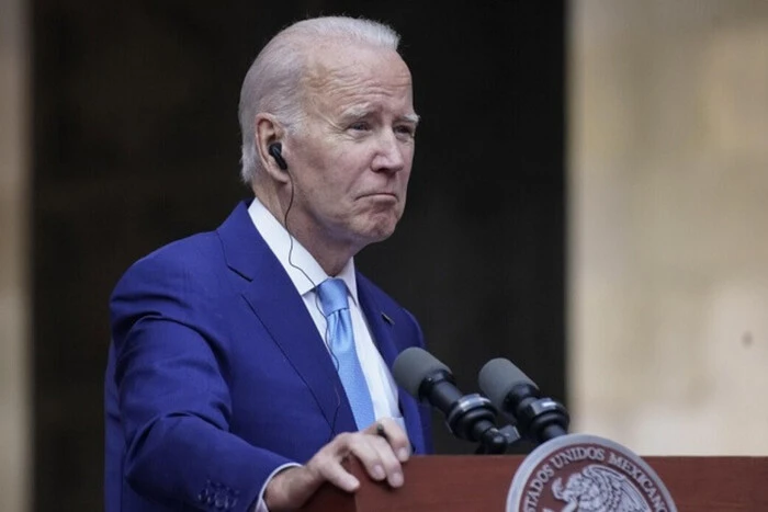 Biden bereitet sich auf Verhandlungen vor, aber die Welt richtet ihr Augenmerk auf Trump und Harris - AP