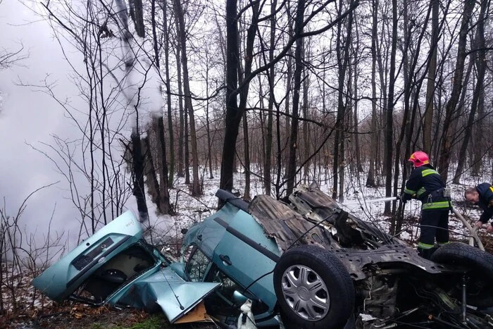 Accident near Vinnytsia - torn passenger car