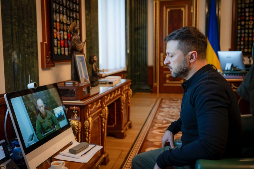 Zelensky held a meeting with Syrsky: situation at the front and threats