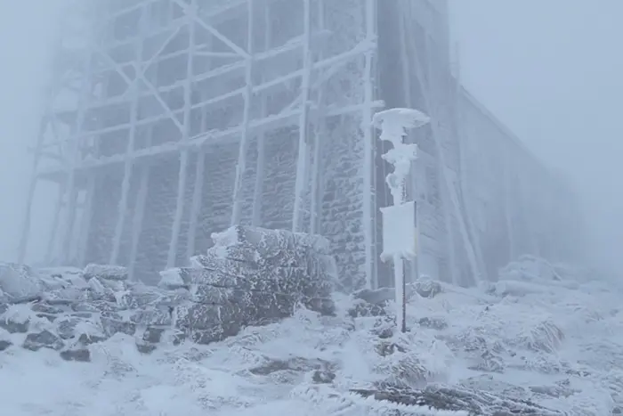 Schnee fiel in zwei Gebieten der Ukraine (Foto)