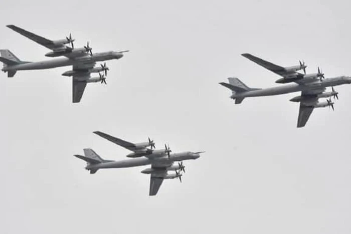 W Rosji wzbiło się 11 samolotów Tu-95MS - Siły Powietrzne