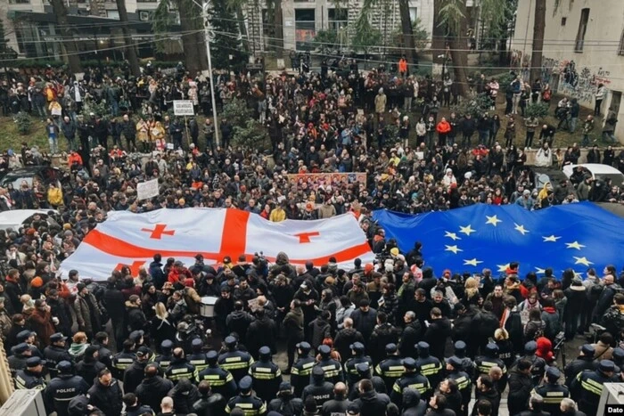 Teilnehmer der Proteste in Georgien berichten von Drohanrufen