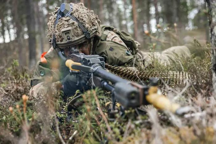 Die Zahl der britischen Streitkräfte sinkt, trotz Gehaltserhöhungen – The Telegraph