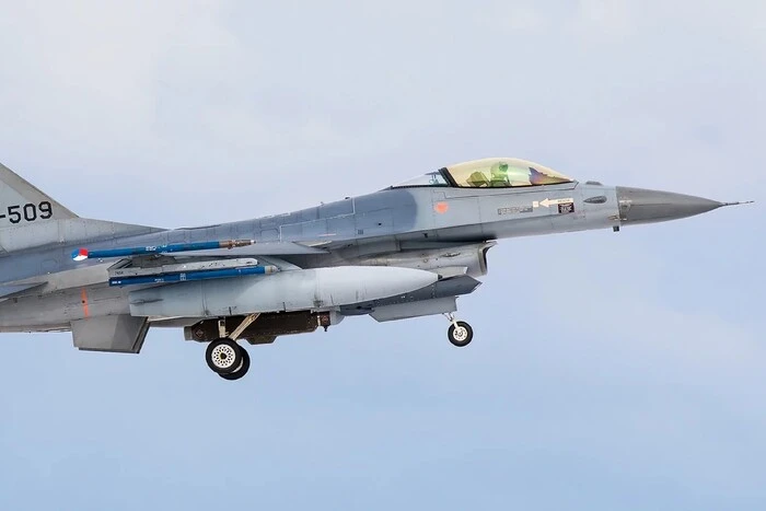 Selenskyj erklärte, wie die Ukraine F-16 einsetzt