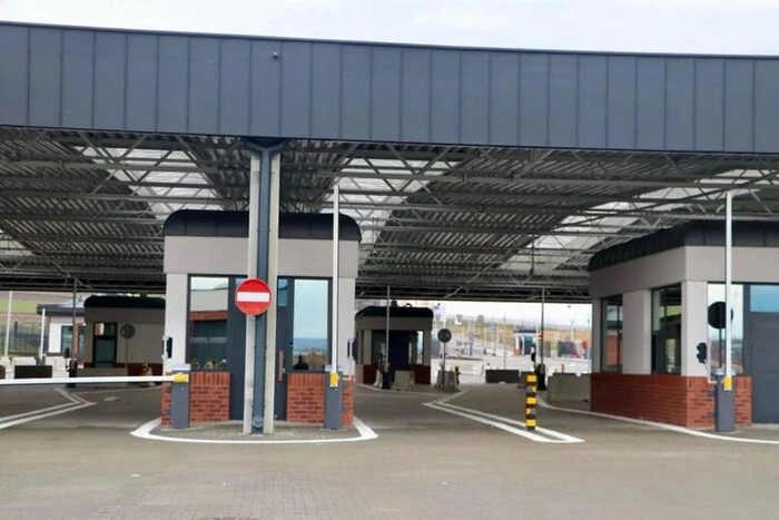 Photo of the Polish border with a construction site