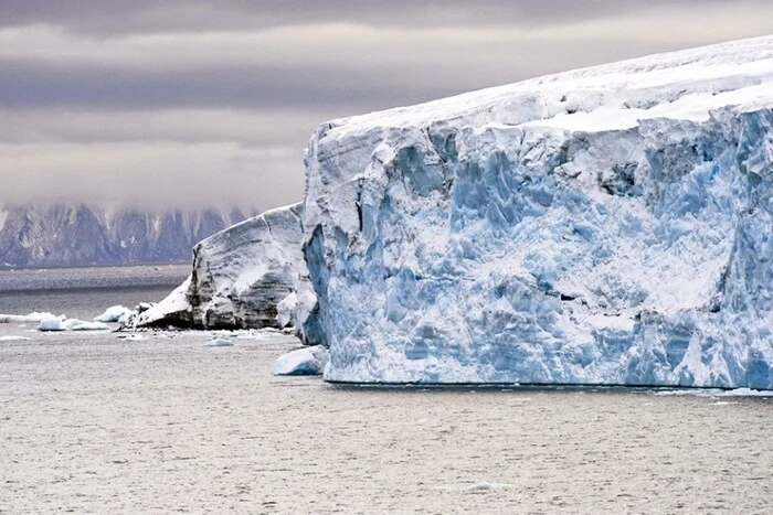 Invading water melts Franz Josef Island