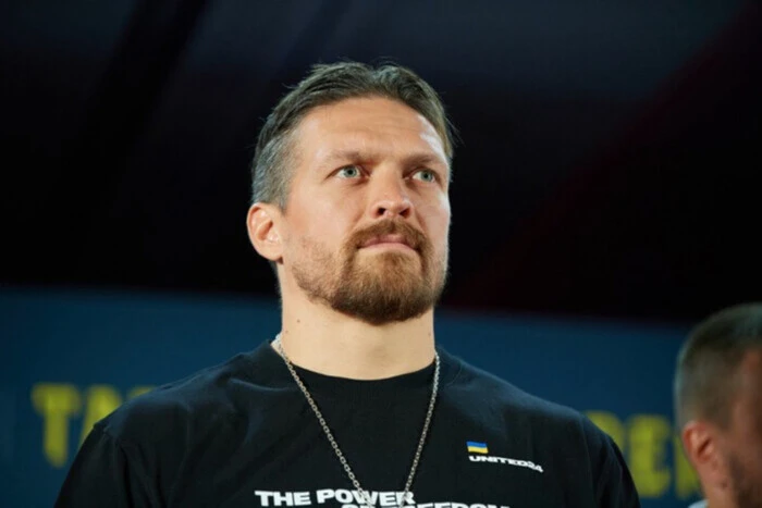 Usyk traf den legendären Lennox Lewis vor dem Rückkampf gegen Fury