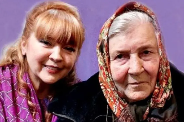 Liliya Sandulesa with her mother at the anniversary