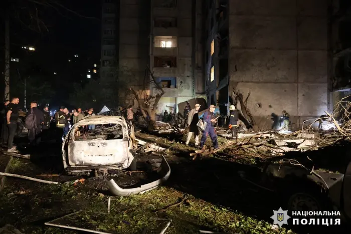 Policja pokazała skutki rosyjskiego ataku na Charków (zdjęcie)