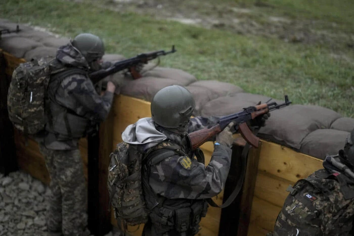 Военные дезертируют во время учений