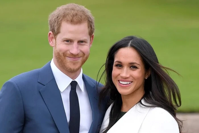 Książę Harry i Meghan Markle pokazali dzieci na kartce świątecznej