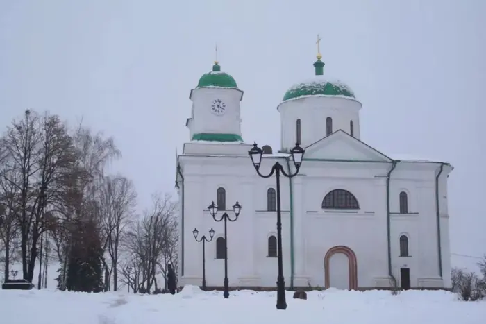 In Tscherkassy haben die Vertreter der UOKMP erneut keine neuen Verwalter in die Kathedrale gelassen