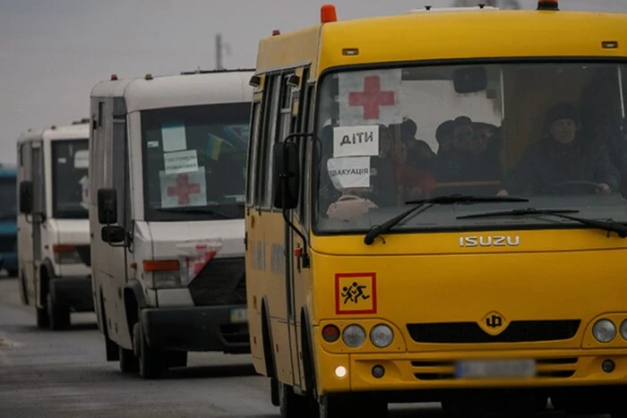 Władze ogłaszają przymusową ewakuację dzieci z trzech gmin rejonu kupiańskiego