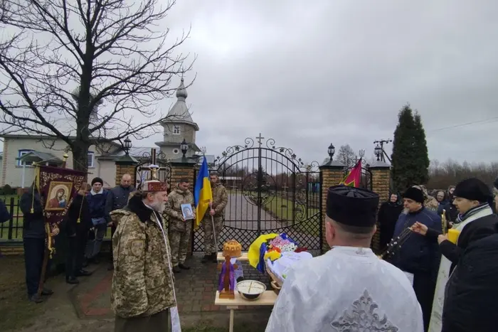 Попытка отпевания воина в храме Московской церкви на Волыни