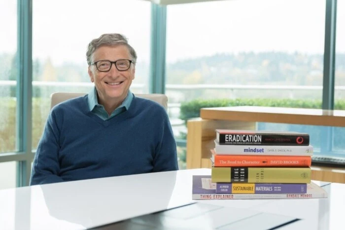 «Jedna z najważniejszych książek»: Bill Gates poleca, co czytać o sztucznej inteligencji