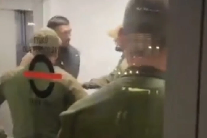 Polizei hat Usyk nach seiner Festnahme am Flughafen Krakau freigelassen - Selenski (aktualisiert)