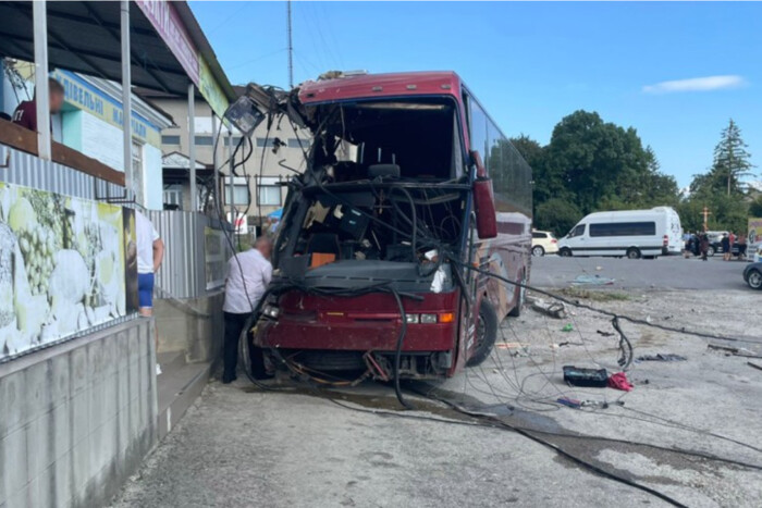 Autobus z dziećmi wpadł w wypadek w obwodzie chmielnickim