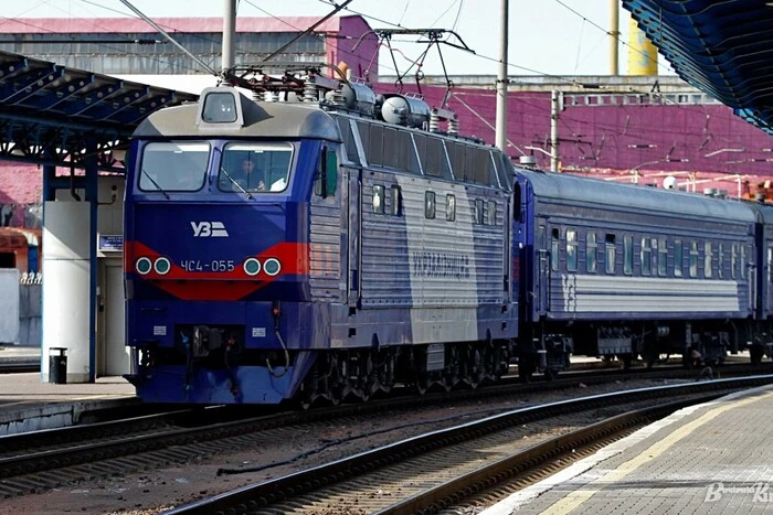 Passengers are awaiting the arrival of trains