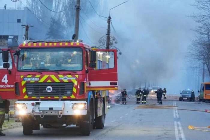 Russian airstrike on Zaporizhia and attack of Ukrainian drones on the oil depot in Engels