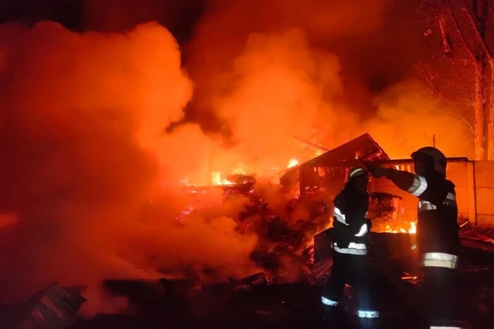 Okupanci ostrzelali Charków: wybuchł pożar