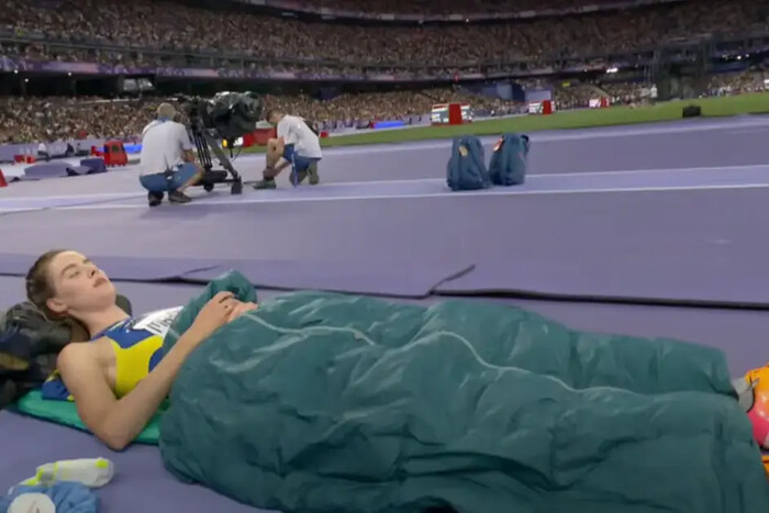 Maguchikh used a sleeping bag during the final