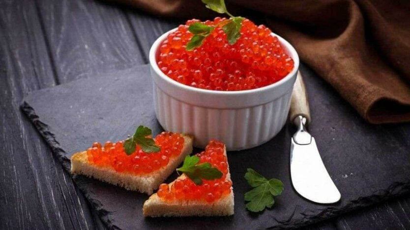 Red caviar for the New Year's table