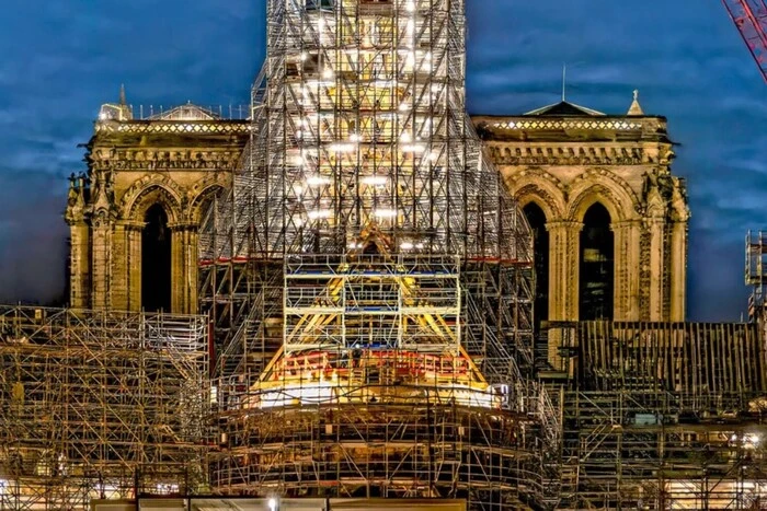 Die Kathedrale Notre-Dame de Paris wird nach dem Feuer wiedereröffnet: Medien enthüllen Details der Zeremonie