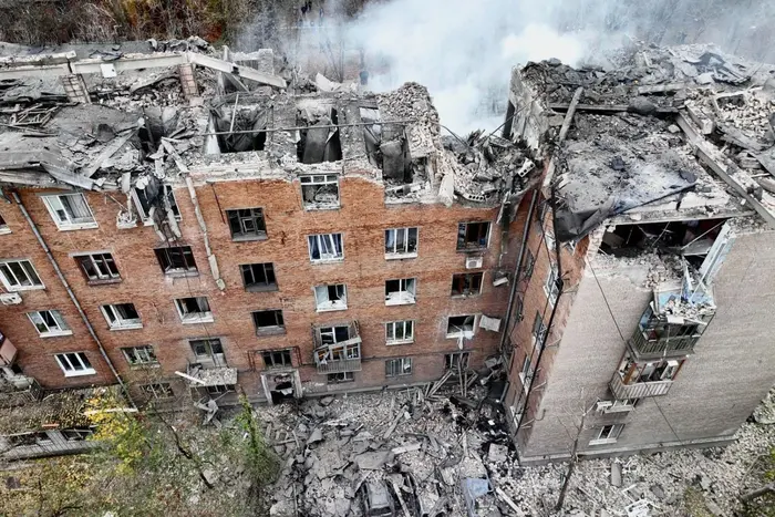 Five-story building hit by shelling in Kryvyi Rih